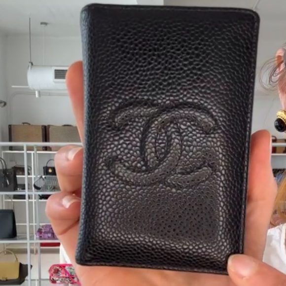 Auth Stunning Caviar Leather Billfold Wallet by CHANEL - Picture 2 of 5